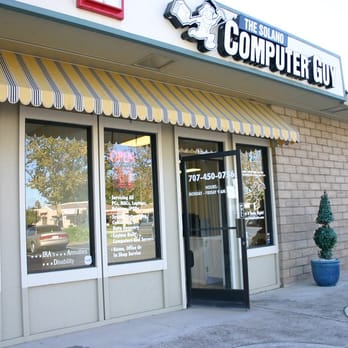 The front of the Solano Computer Guy store.